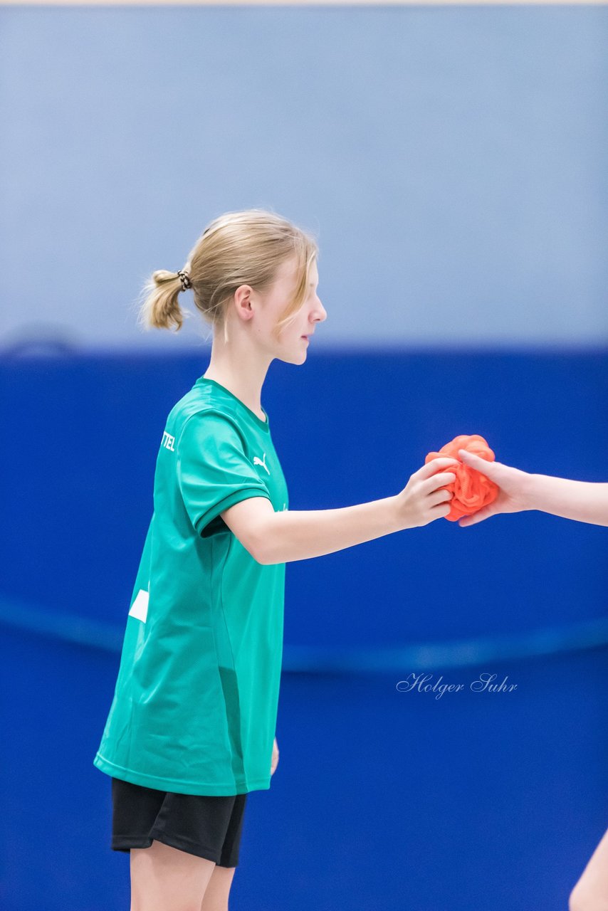 Bild 135 - wCJ Futsalmeisterschaft Runde 1